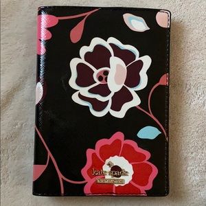 EUC Kate Spade passport holder